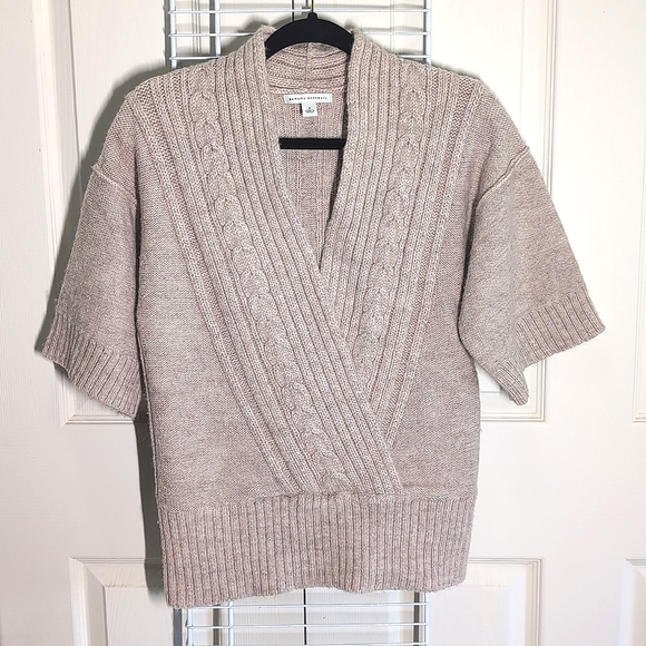 Banana Republic Sweaters - Banana Republic Small Tan Luxurious Wool & Alpaca Blend Faux Wrap Knit Sweater